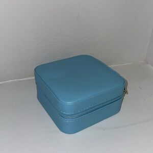 Travel jewelry box